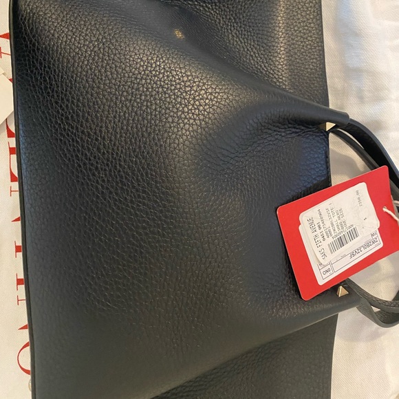 Valentino Garavani Small Rockstud Leather black Tote. - Picture 3 of 16